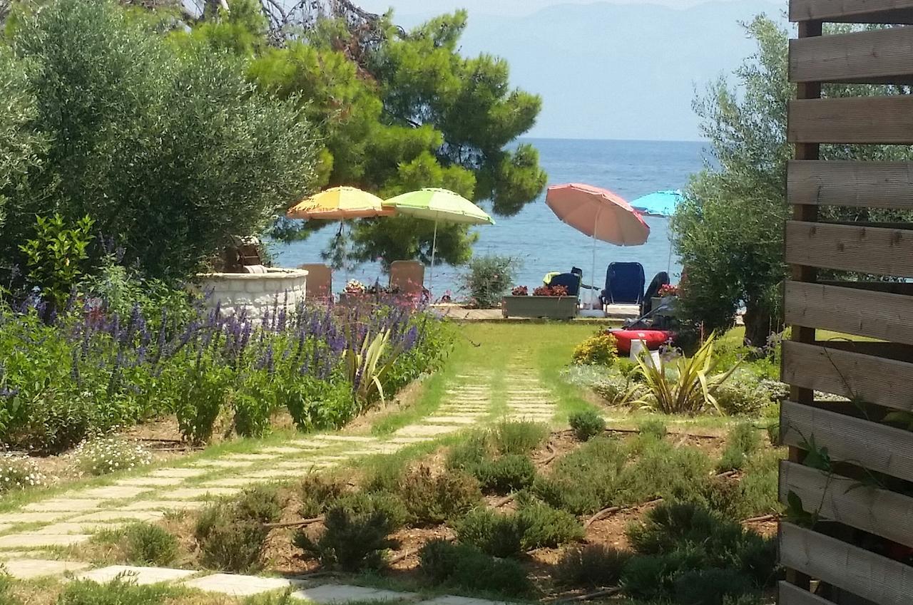 Meli Seaside Villas Chrani Eksteriør bilde